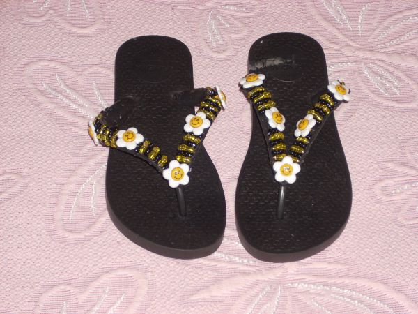 Chinelo Preto com Margaridas