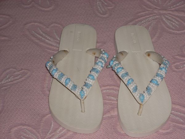 Chinelo Branco Bordado